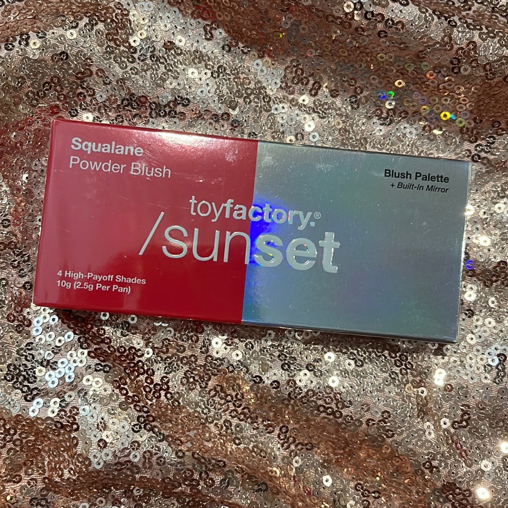 Toy factory sunset Squalane Powder Blush